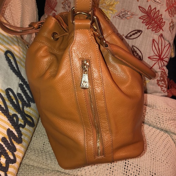 - ORA DELPHINE BUCKET PURSE - Picture 3 of 9